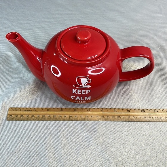 The Old Pottery Company Keep Calm And Drink Tea Red Ceramic Teapot 4 Cup Lid - Picture 9 of 11